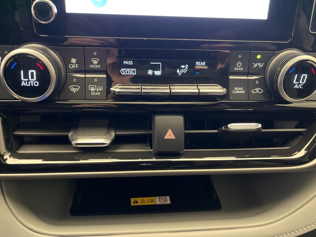 Thumbnail: 2023 Toyota Highlander - 19