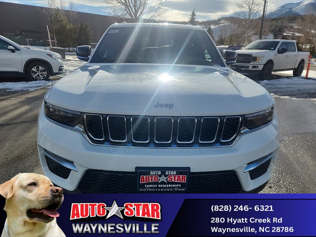 new 2025 Jeep Grand Cherokee car, priced at $47,990