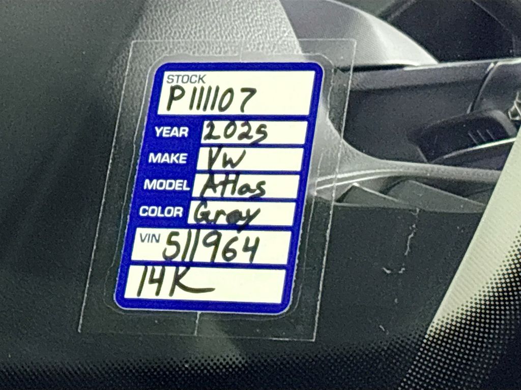 2025 Volkswagen Atlas 2.0T SE w/Technology