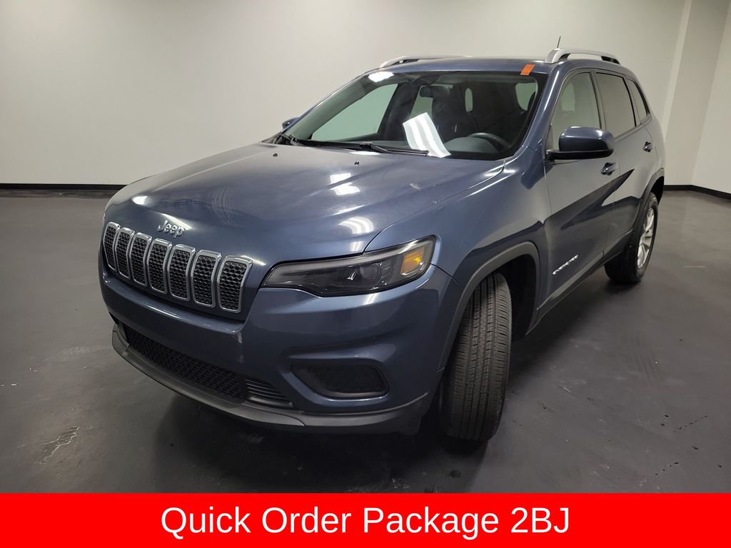 View vehicle photo 5
