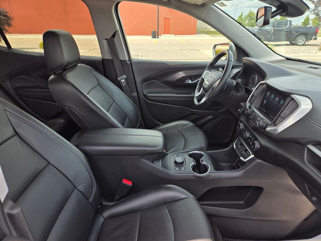 2024 GMC Terrain AWD SLT