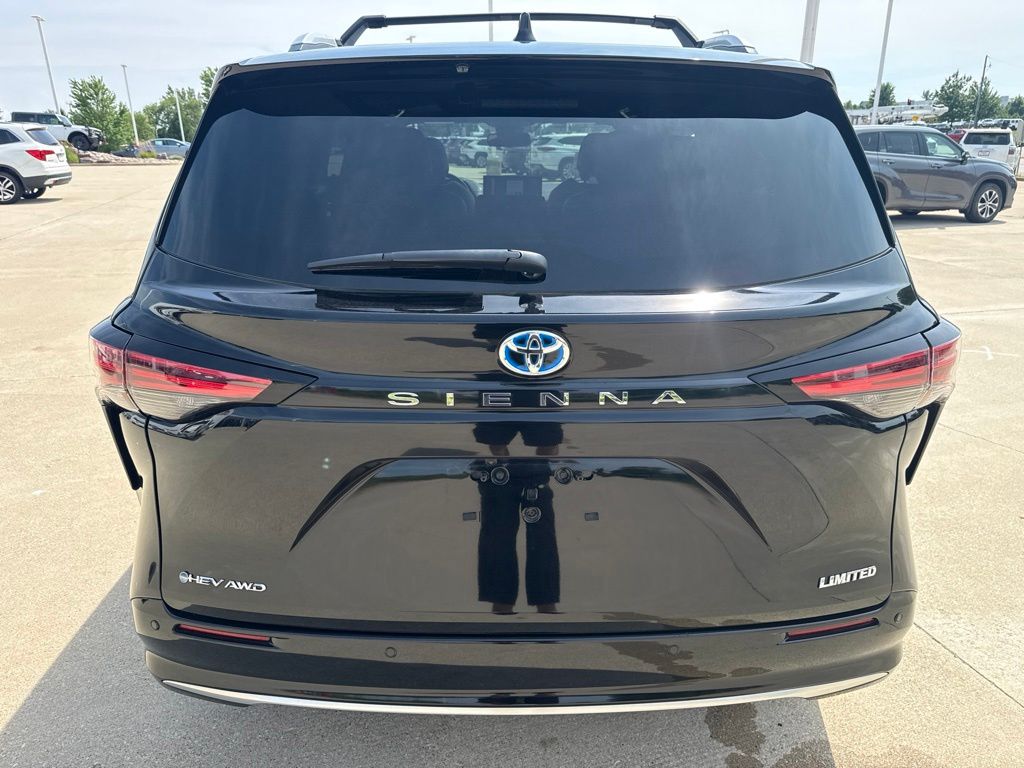 Used 2025 Toyota Sienna Van