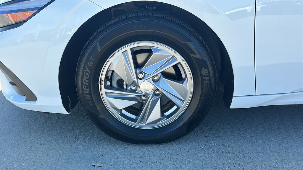 2024 Hyundai Elantra SE White at Classic Elite Chevrolet Sugar Land