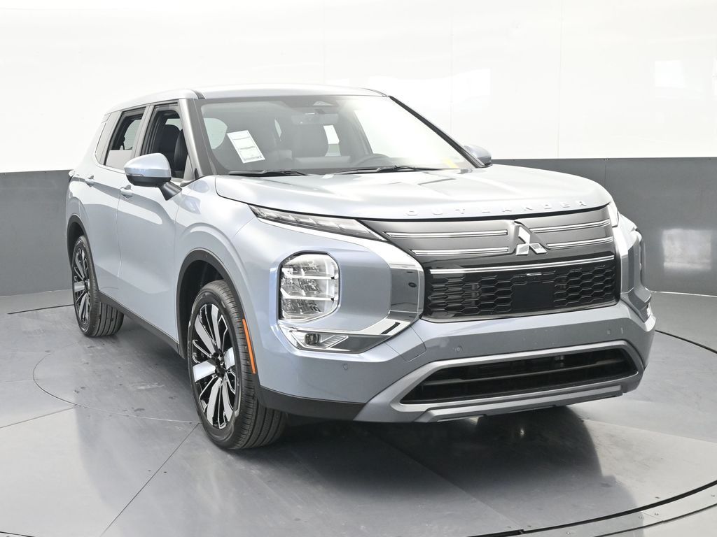 New 2026 Gray Mitsubishi SE image 9