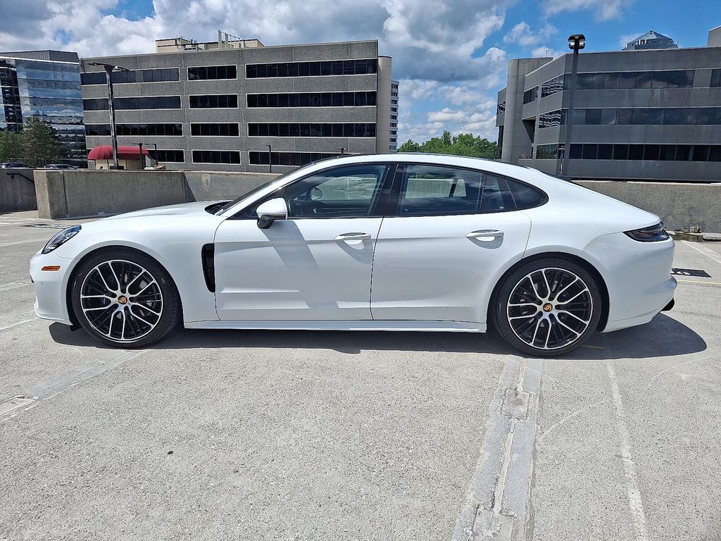 2023 Porsche Panamera Platinum 11