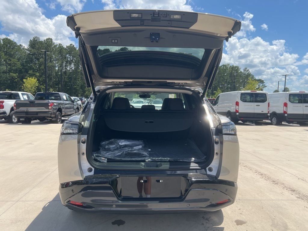 2025 Champagne Silver Metallic Nissan Murano Platinum AWD SUV