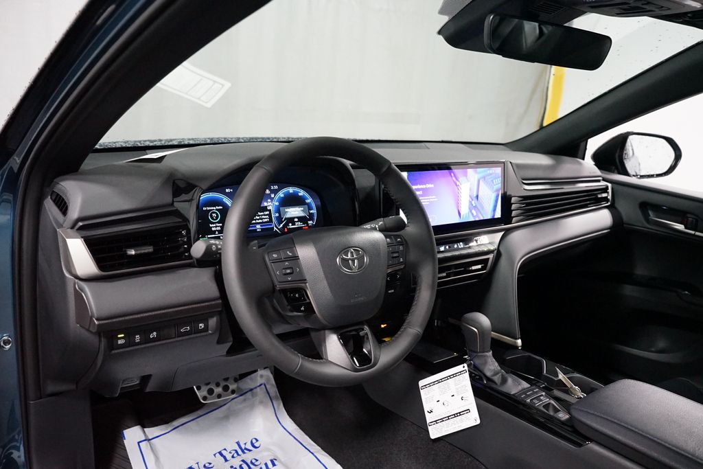 2025 Toyota Camry XSE 11