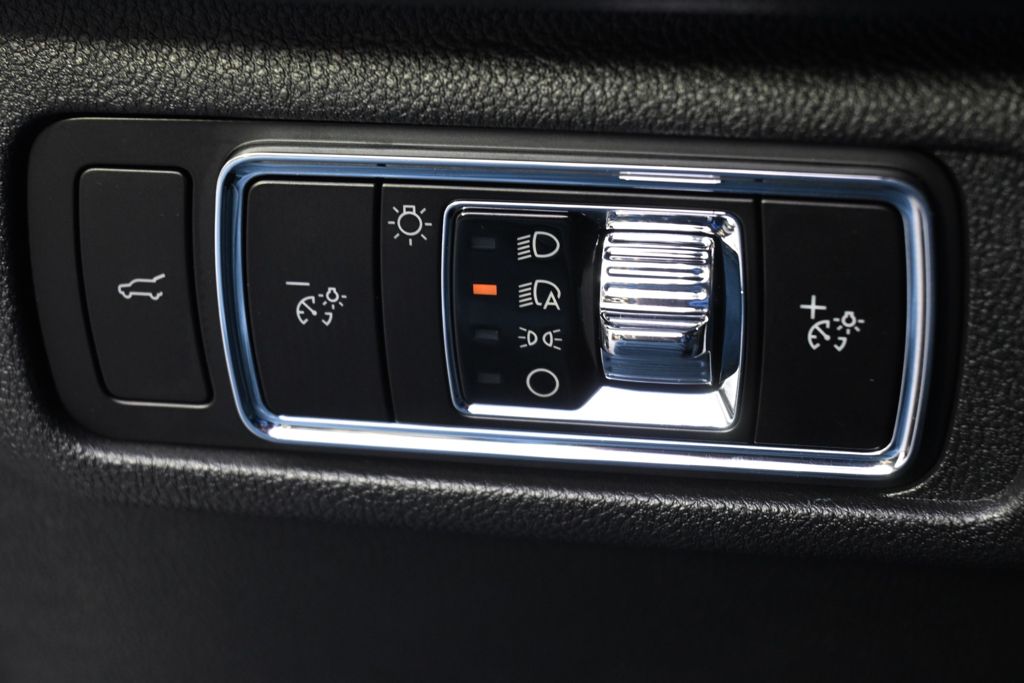 New 2026 White Lincoln Reserve image 24