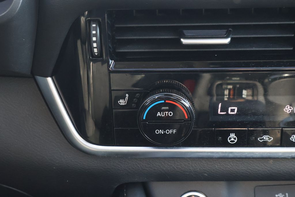 Thumbnail: 2023 Nissan Rogue - 18