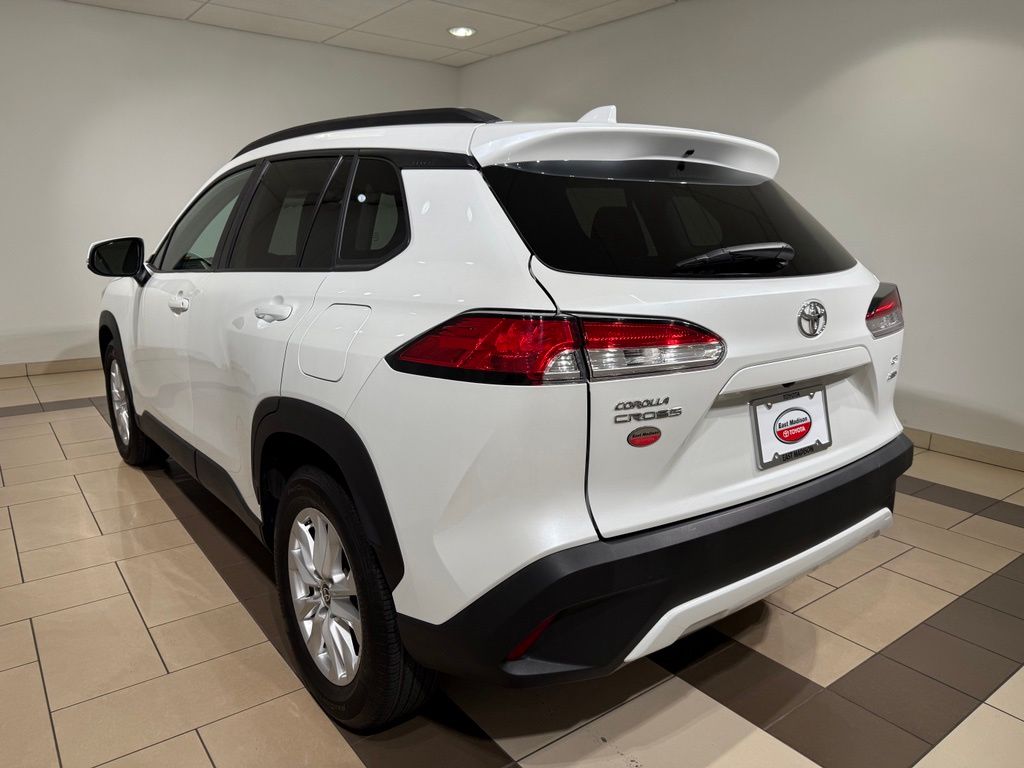 Thumbnail: 2022 Toyota Corolla Cross - 3