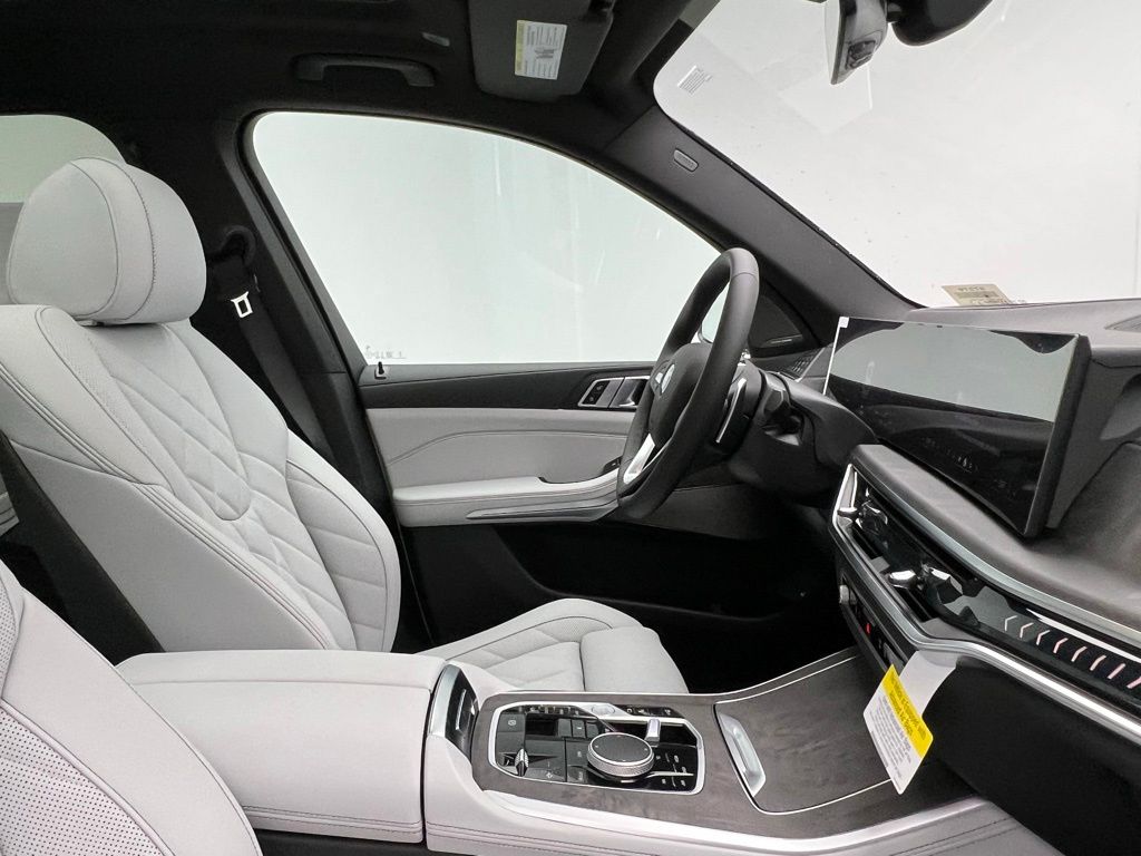 Thumbnail: 2026 BMW X5 - 6