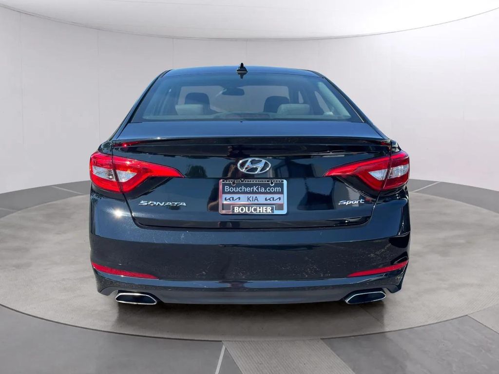 Used 2017 Phantom Black Hyundai Sport image 4