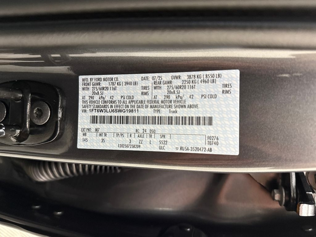 2025 Ford F-150 Lightning photo 28