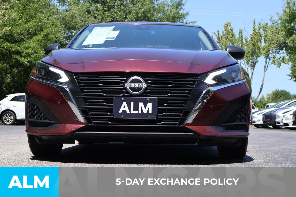 Used 2025 Red Nissan 2.5 SV image 3
