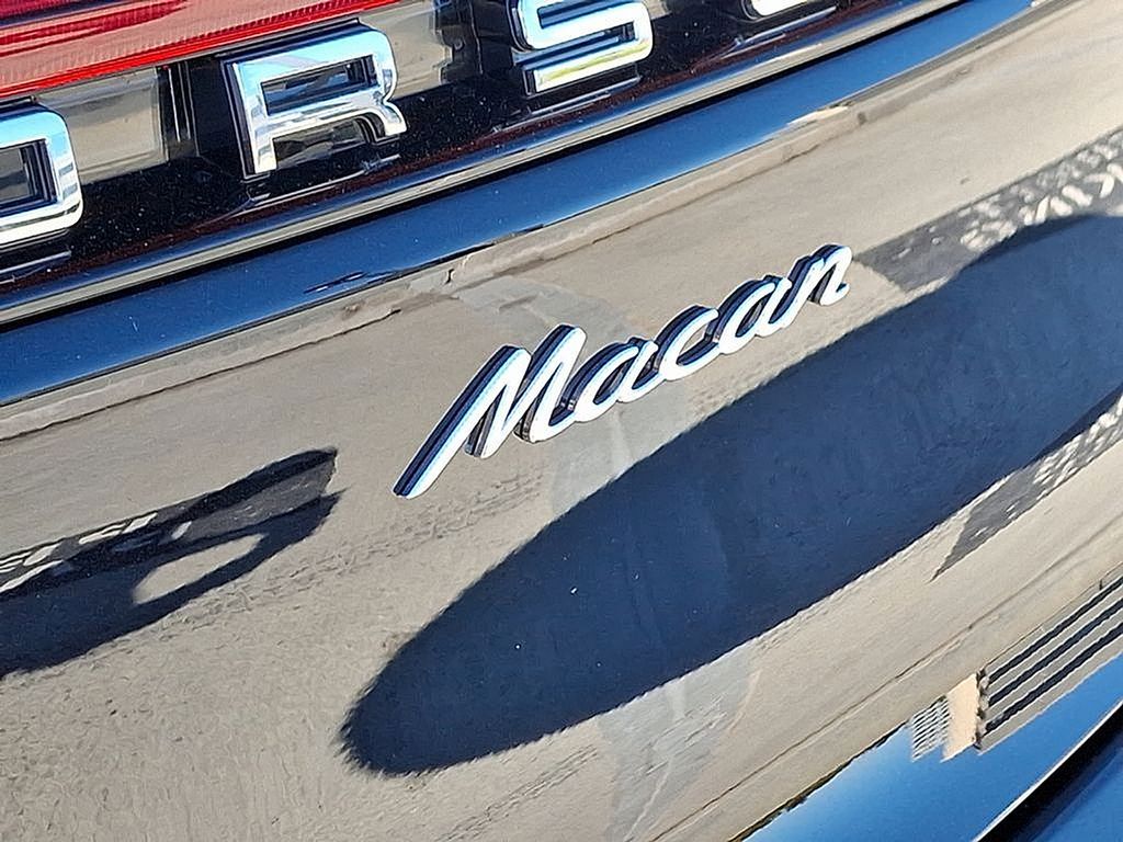 Thumbnail: 2025 Porsche Macan - 25