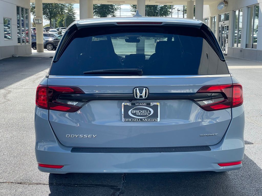 Thumbnail: 2023 Honda Odyssey - 4