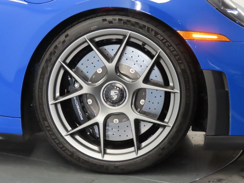 Thumbnail: 2026 Porsche 911 - 11