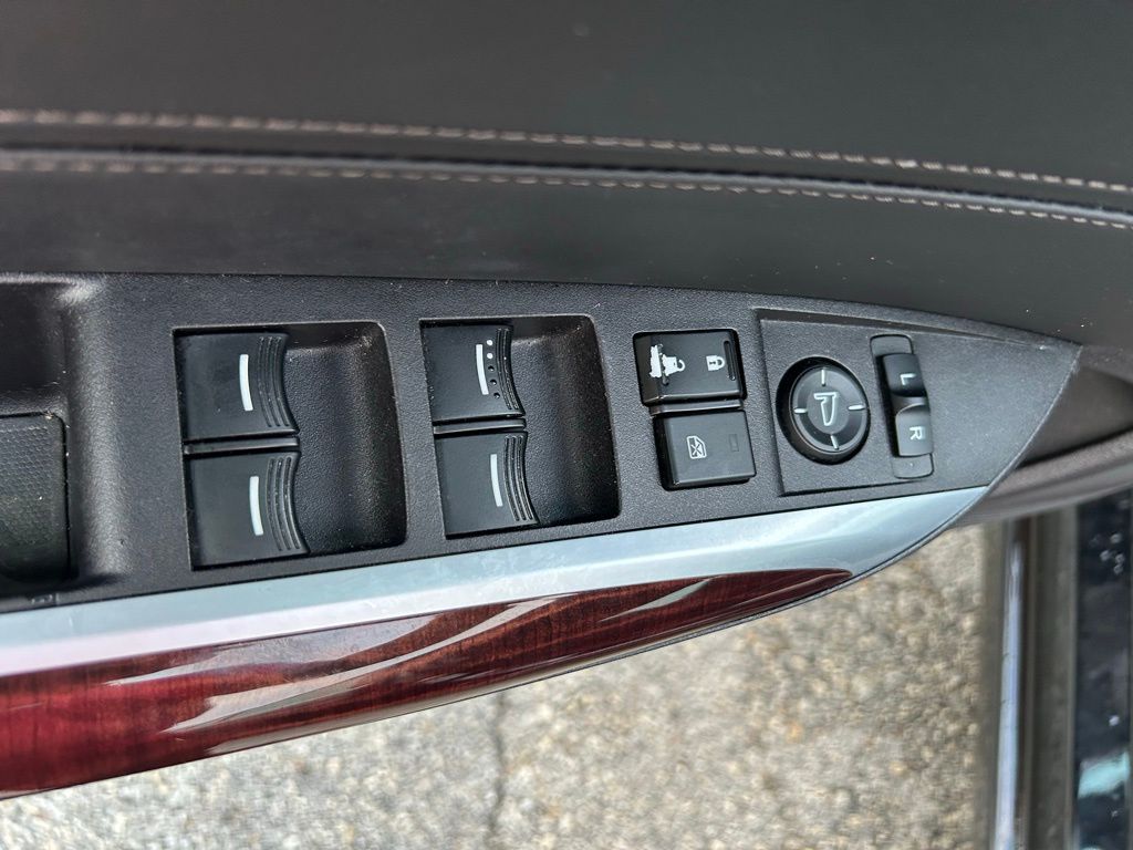 Thumbnail: 2015 Acura TLX - 17