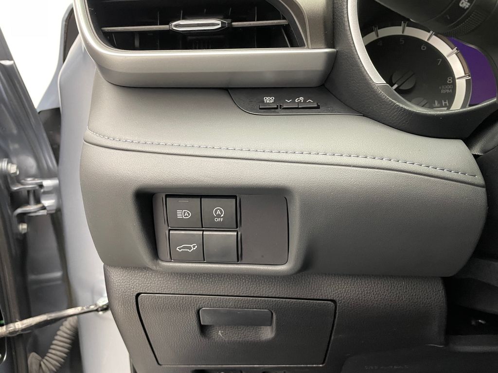 Thumbnail: 2023 Toyota Highlander - 20