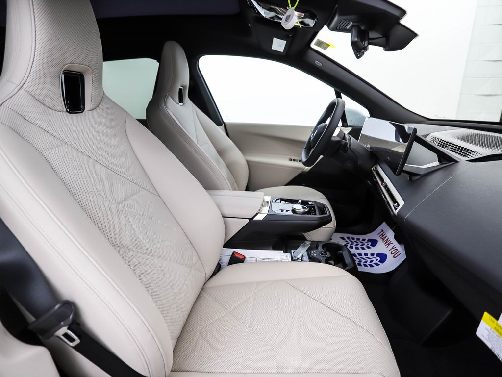 Thumbnail: 2026 BMW iX - 32