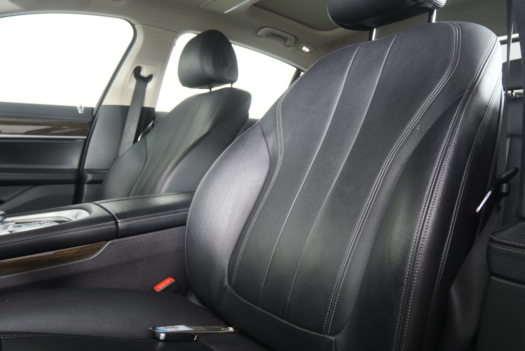 Thumbnail: 2018 BMW 7 Series - 11