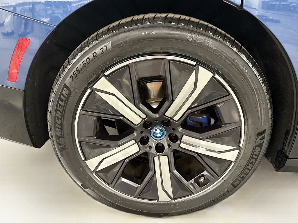 Thumbnail: 2023 BMW iX - 31