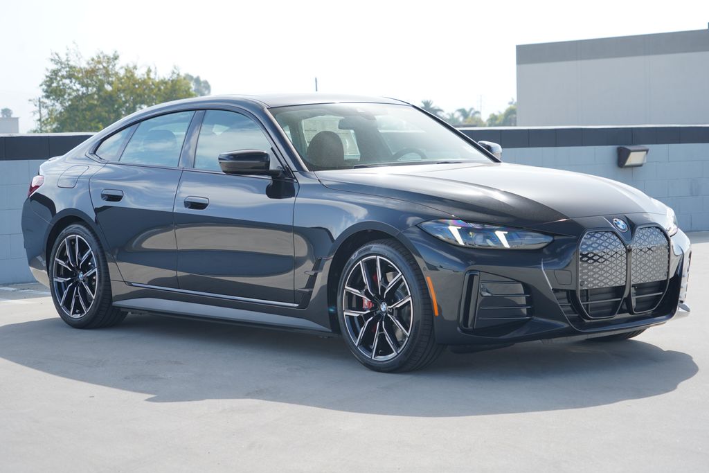 Thumbnail: 2026 BMW i4 - 3