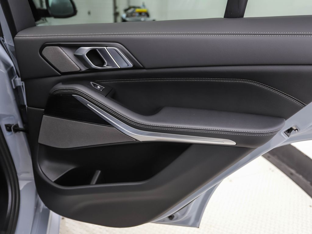 Thumbnail: 2026 BMW X5 - 26