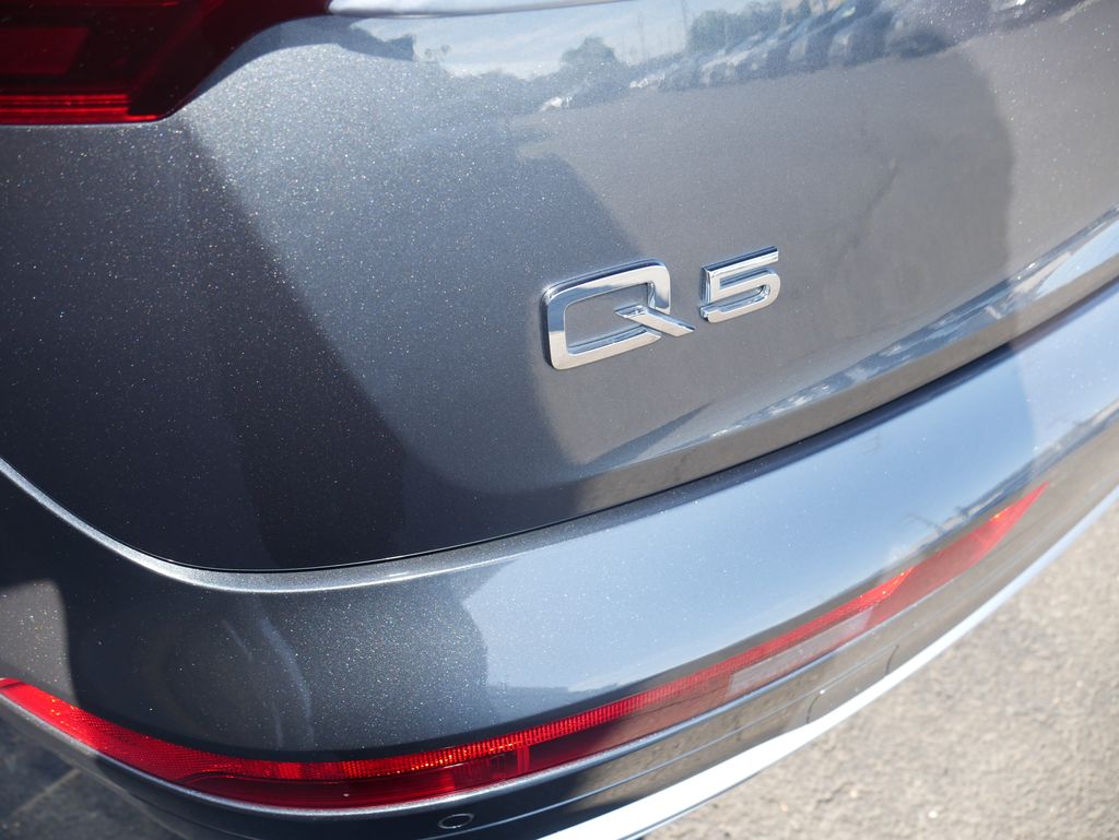 Thumbnail: 2023 Audi Q5 - 12