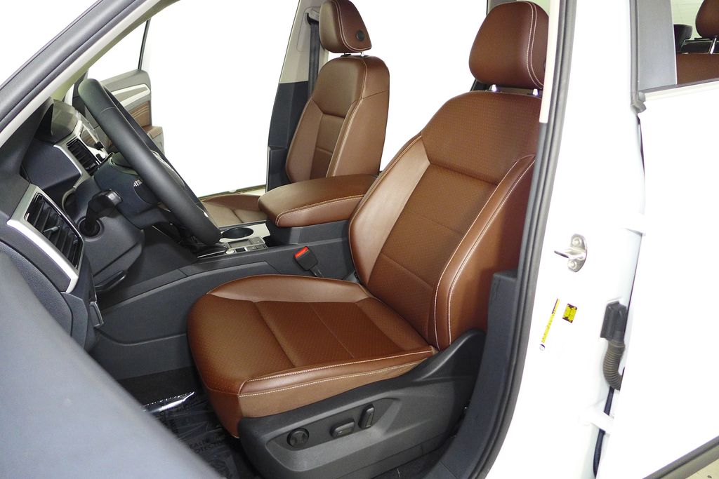 Thumbnail: 2022 Volkswagen Atlas - 22