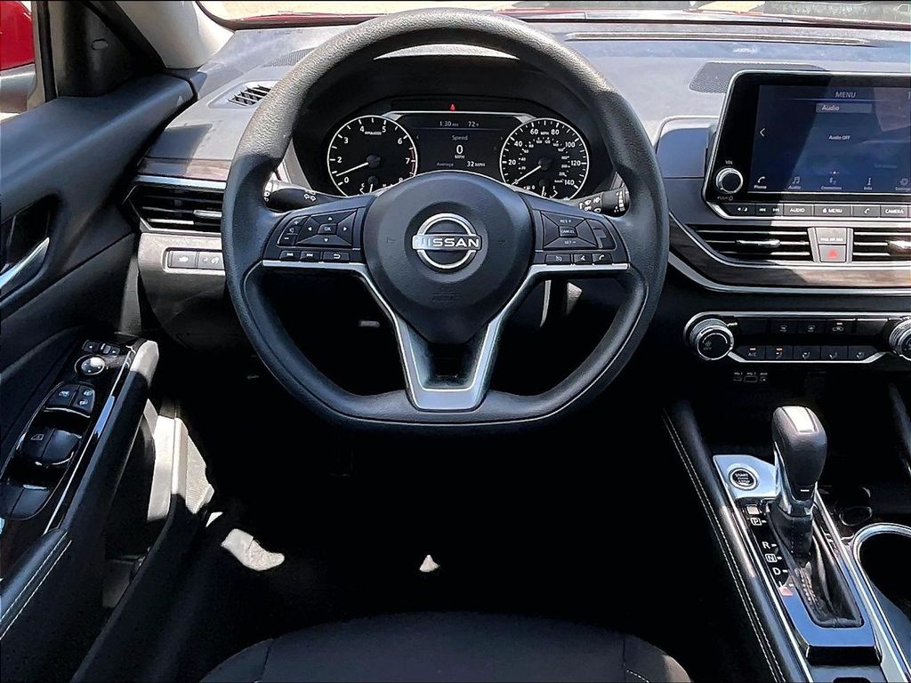 2023 Nissan Altima — photo 17