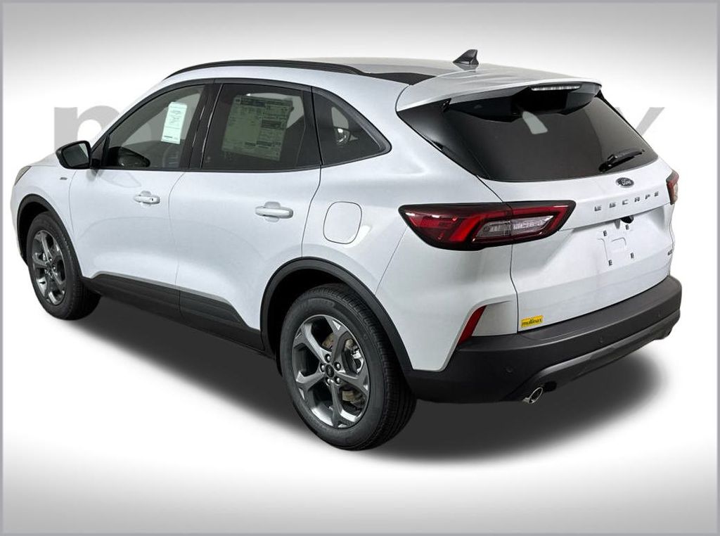 2025 Ford Escape ST-Line photo 3