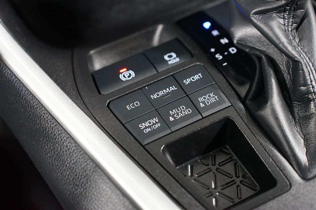 Thumbnail: 2024 Toyota RAV4 - 22