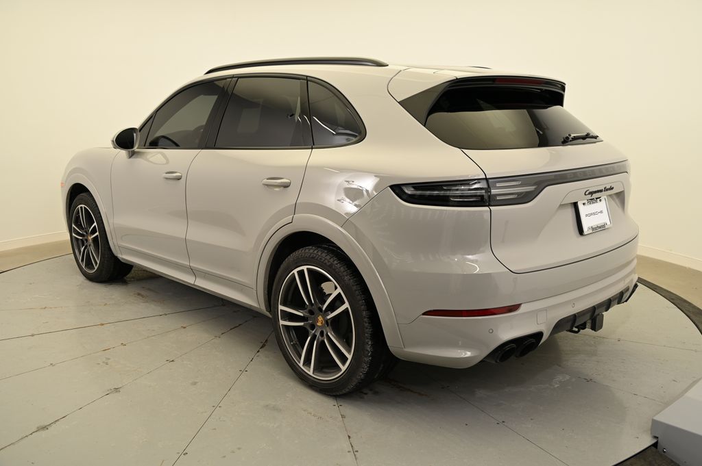 2023 Porsche Cayenne Turbo 3