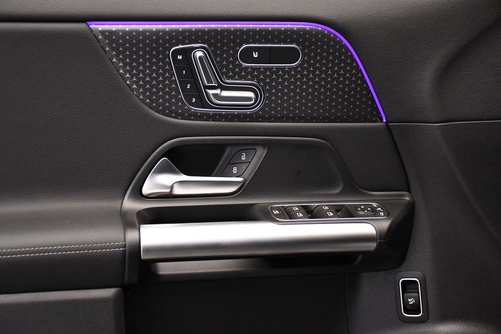 Thumbnail: 2025 Mercedes-Benz GLA - 30