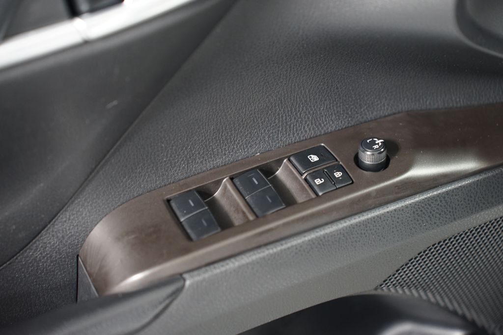 2022 Toyota Camry SE 29