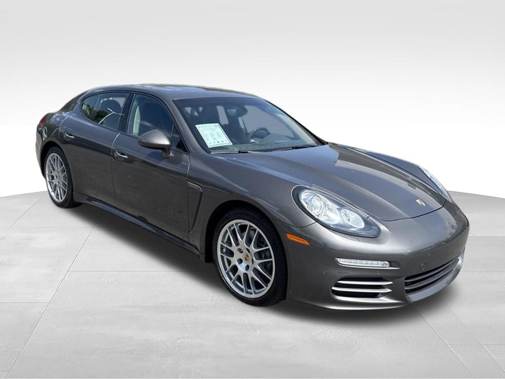 2016 Porsche Panamera 4
