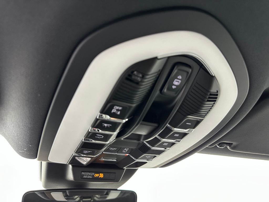 Thumbnail: 2026 Porsche Macan - 30