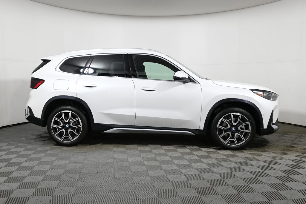 Thumbnail: 2026 BMW X1 - 8