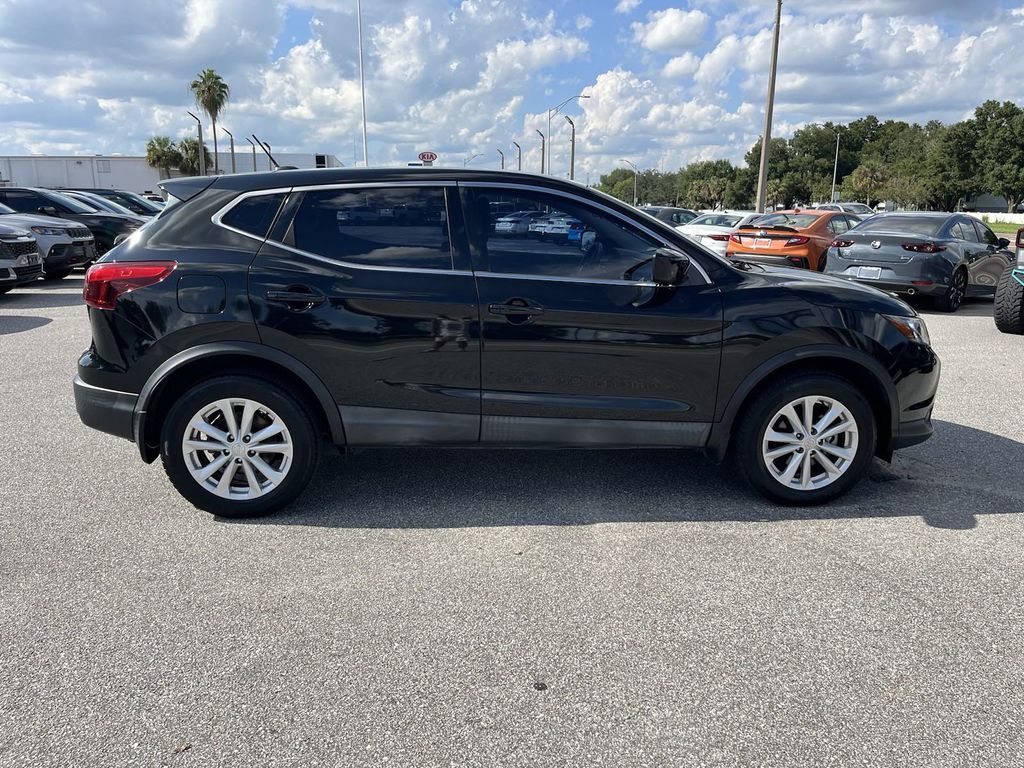 2018 Nissan Rogue Sport S 4