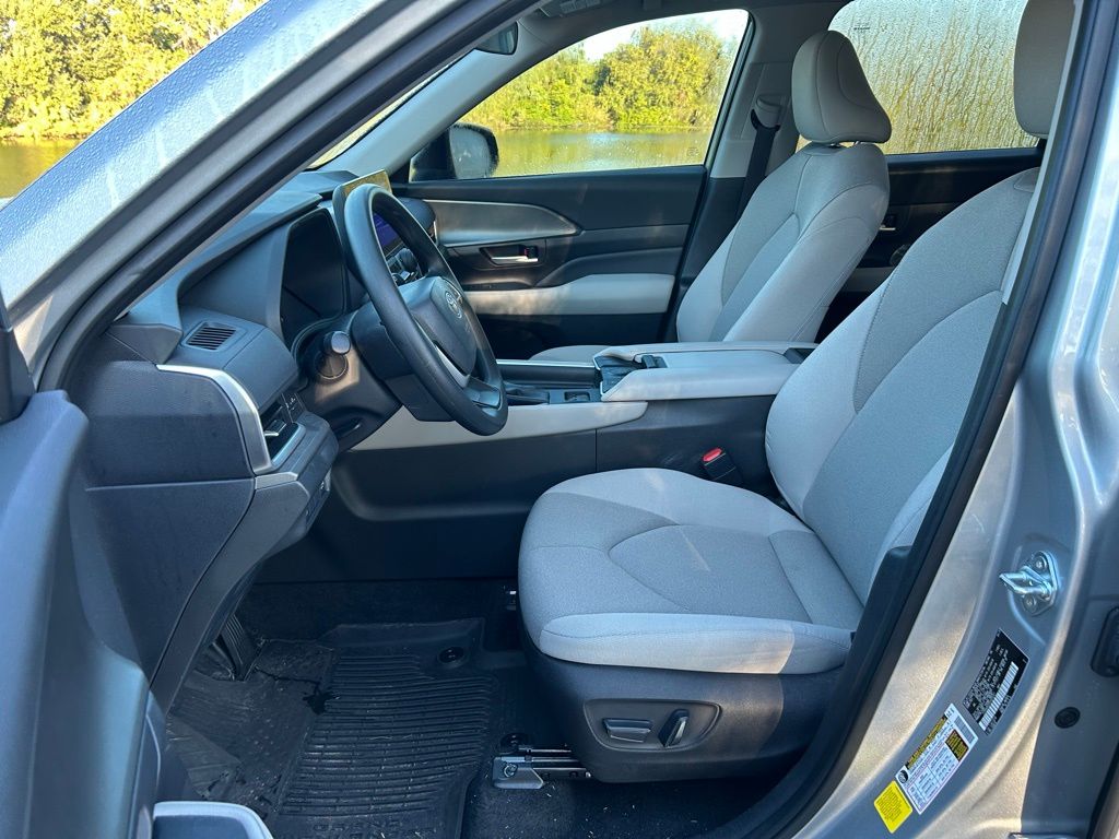 Thumbnail: 2025 Toyota Grand Highlander - 15