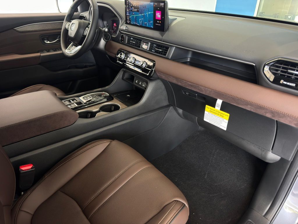 2026 Honda Pilot Elite  at Community Honda