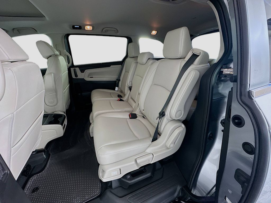 Thumbnail: 2026 Honda Odyssey - 16