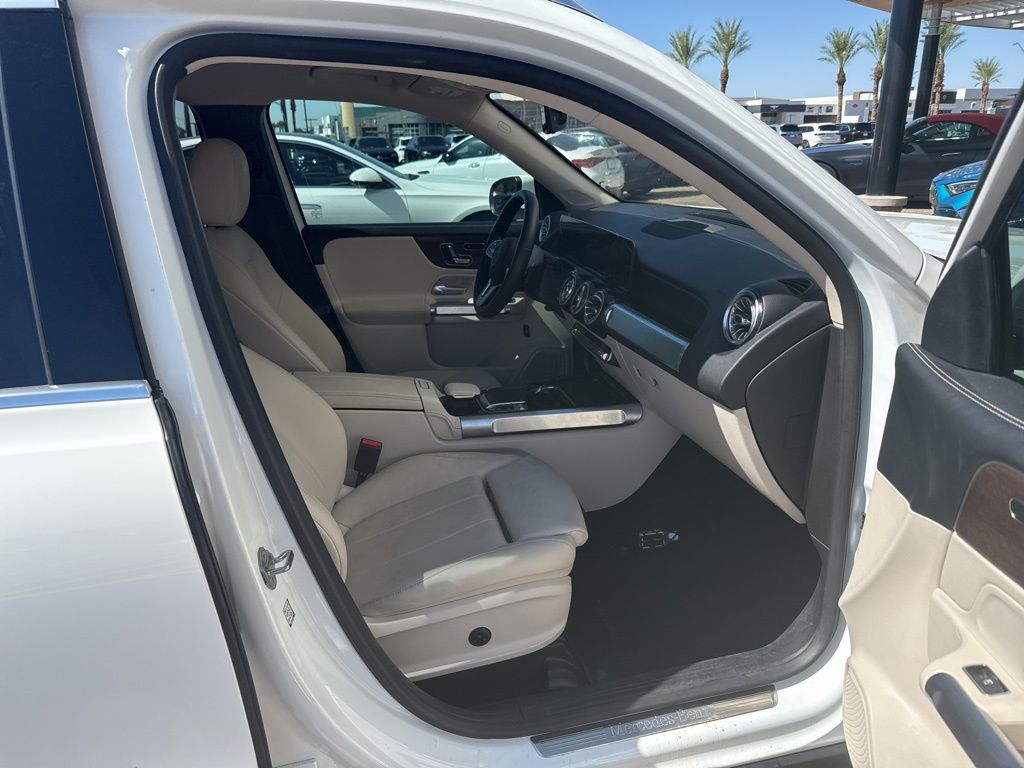 Thumbnail: 2020 Mercedes-Benz GLB - 9