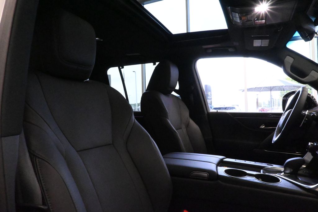 Thumbnail: 2025 Lexus LX - 29