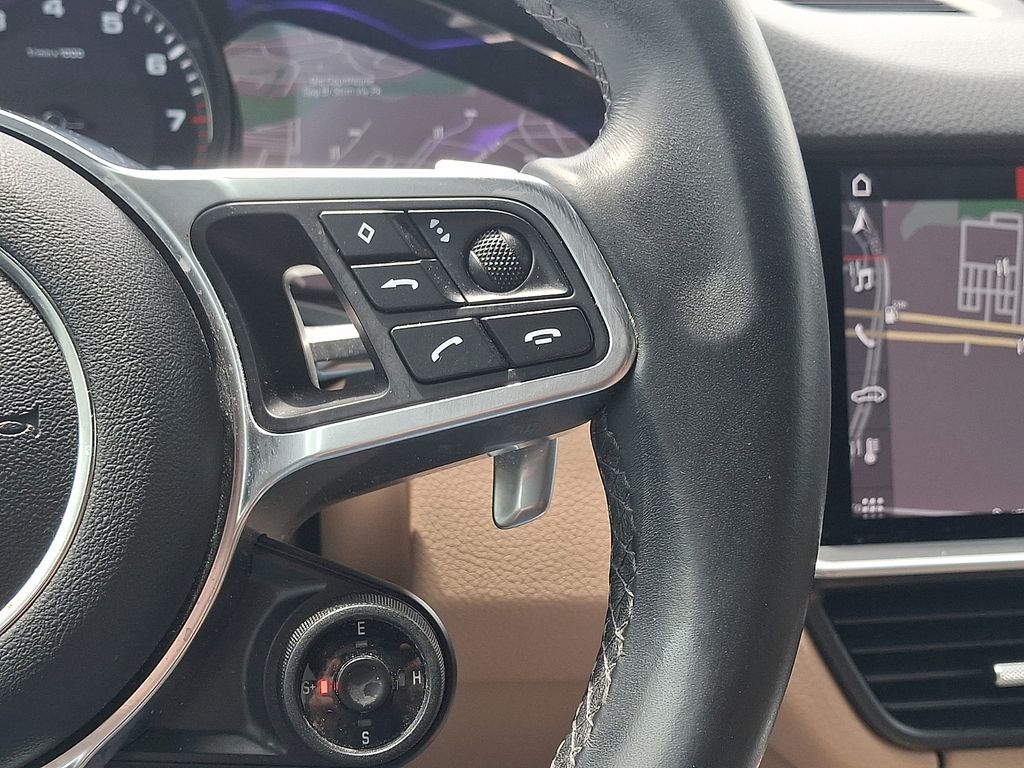 Thumbnail: 2020 Porsche Cayenne - 22