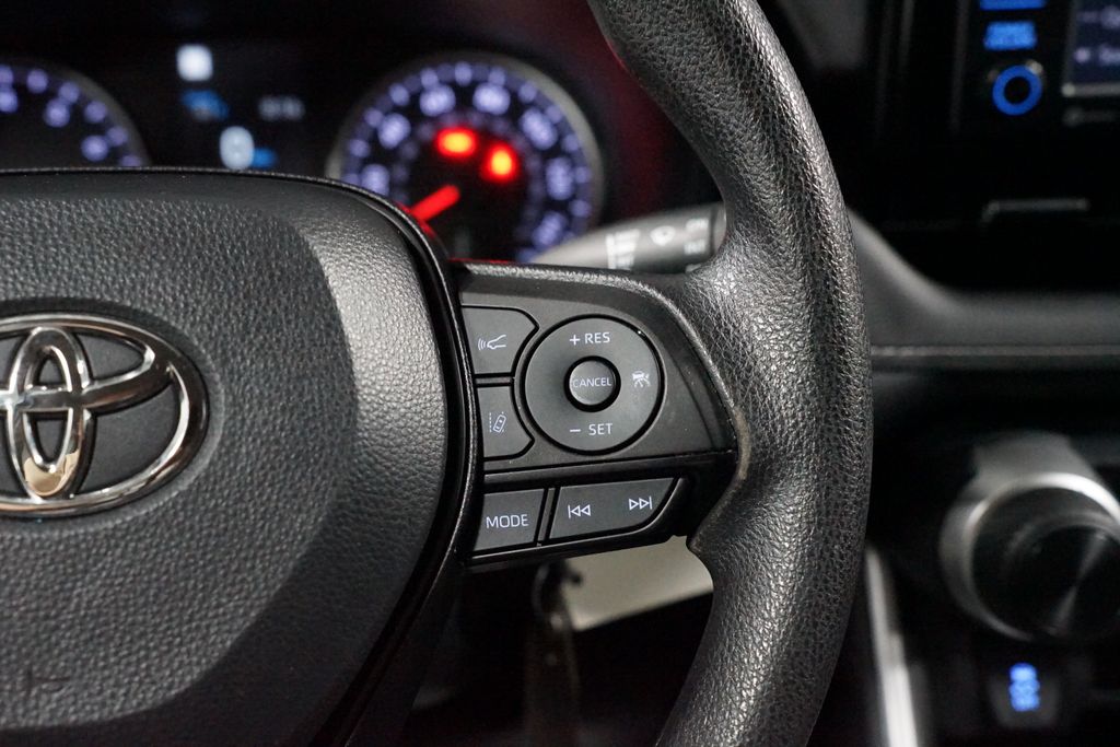 Thumbnail: 2022 Toyota RAV4 - 13