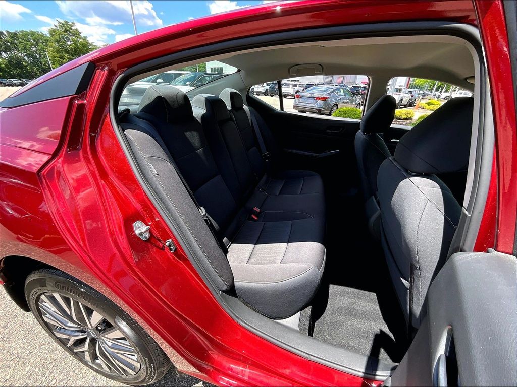 2023 Nissan Altima — photo 16