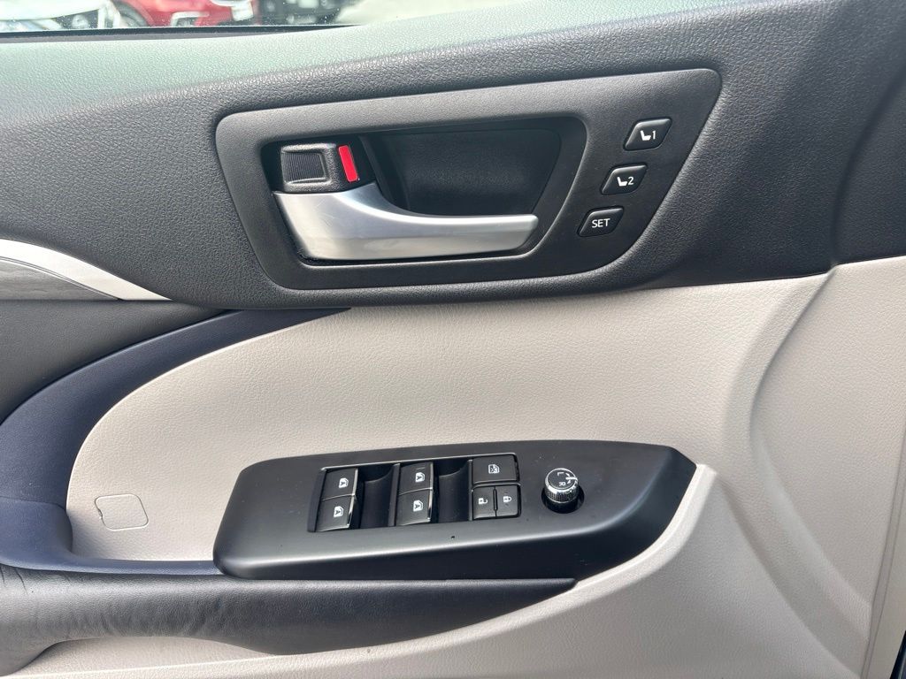 Used 2017 Blue Toyota Limited image 15