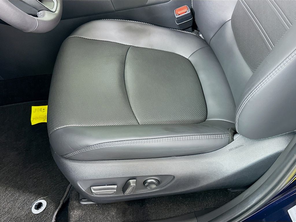 Thumbnail: 2024 Toyota RAV4 - 20